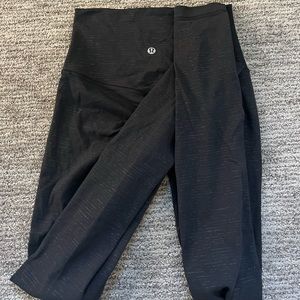 black lululemon 28’ align leggings